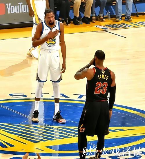 输不起?拒绝采访,詹姆斯提前退场原因找到,谁注意杜兰特举动 输不起?拒绝采访,詹姆斯提前退场原因找到,谁注意杜兰特举动